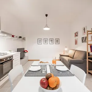 Appartamento Bnbutler - Navigli - L'altra Darsena, Milano